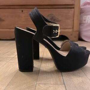 SOLD! USED NineWest size 6 micro suede platforms